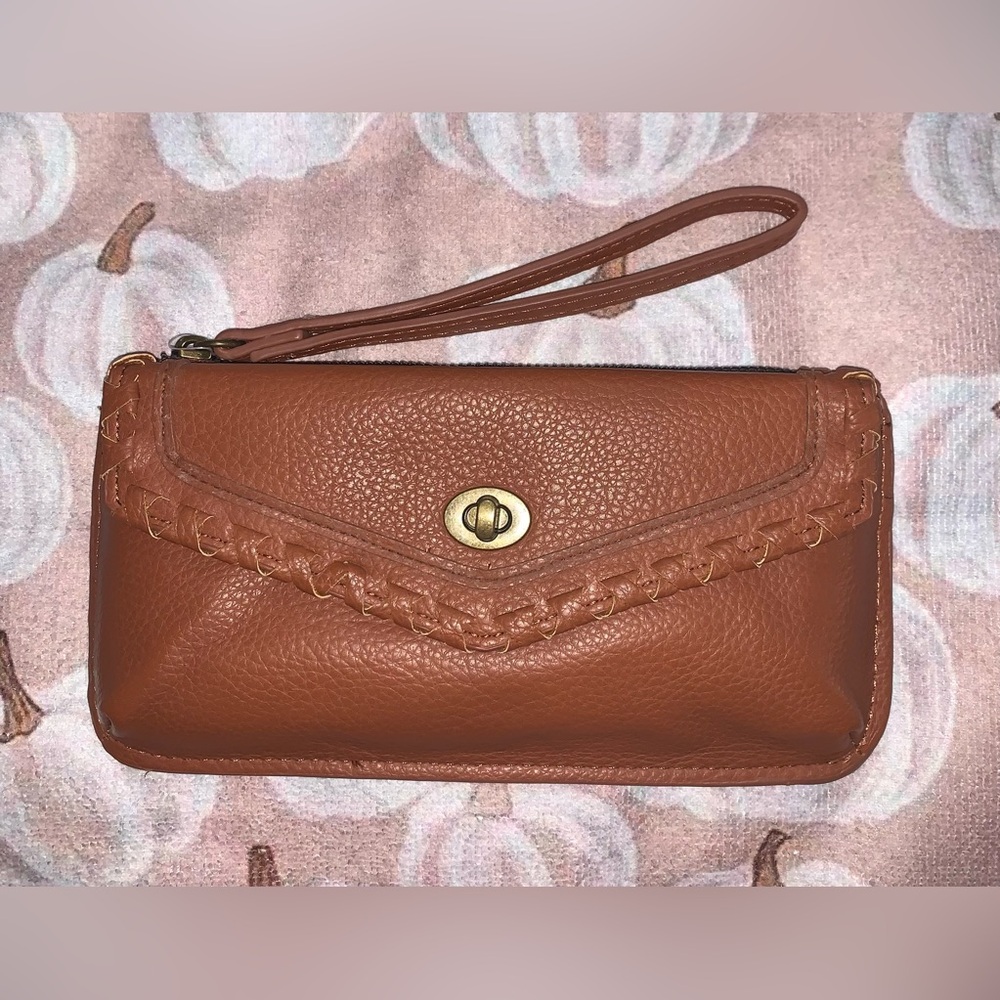 NWOT. Brown Leather Wristlet with Braided Detail.